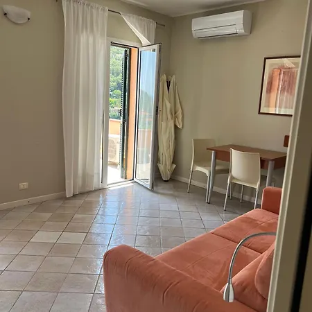 Monolocale 3 Con Terrazzo Vista Mare * カーヴォ