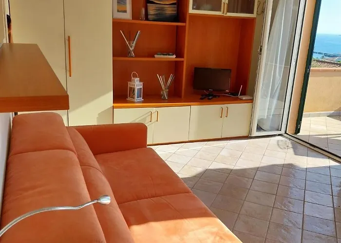 Monolocale 3 Con Terrazzo Vista Mare Cavo